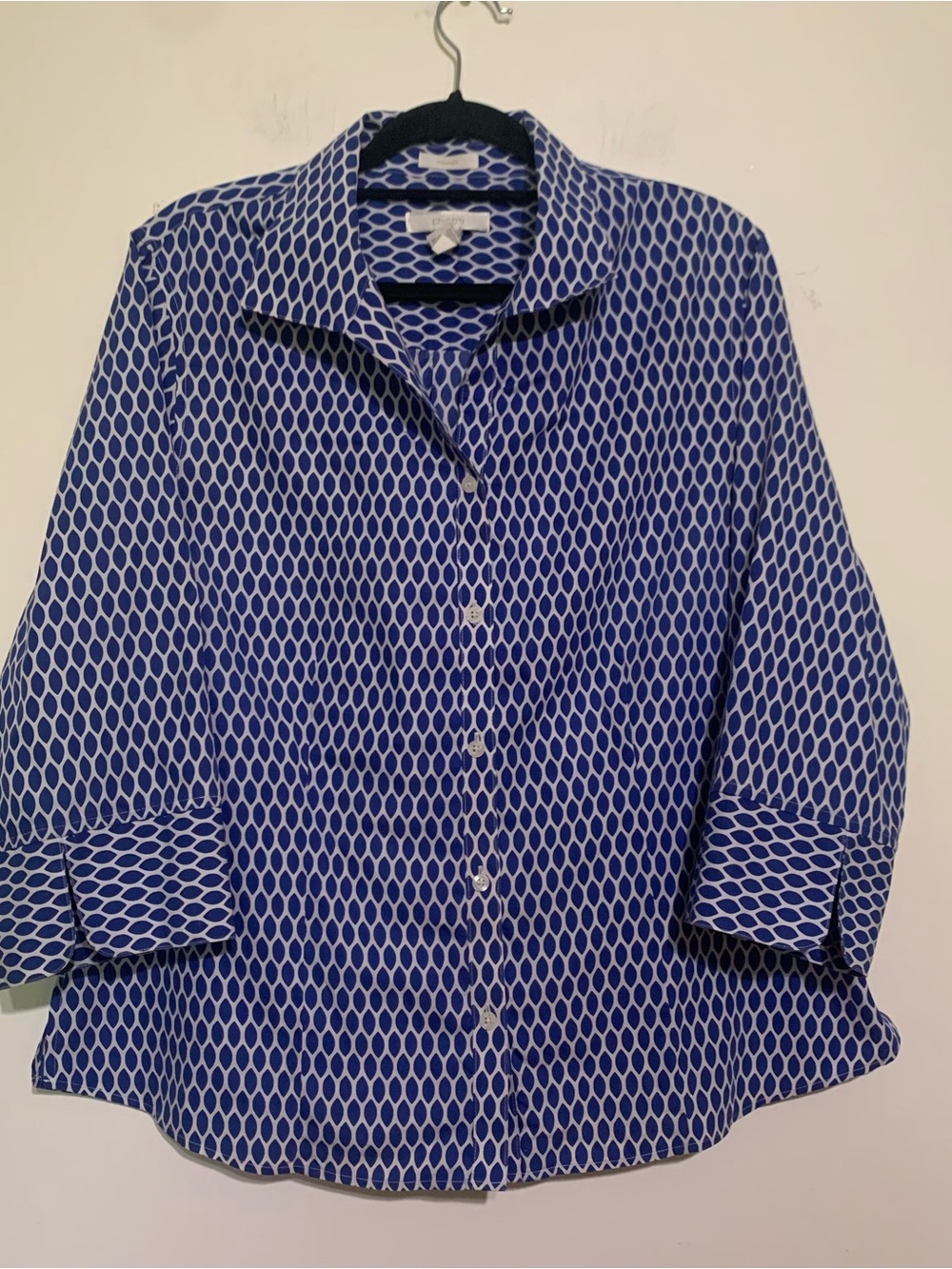 Chico's No-Iron Blue and White
Print Button-Down
Shirt Chico’s 3.5